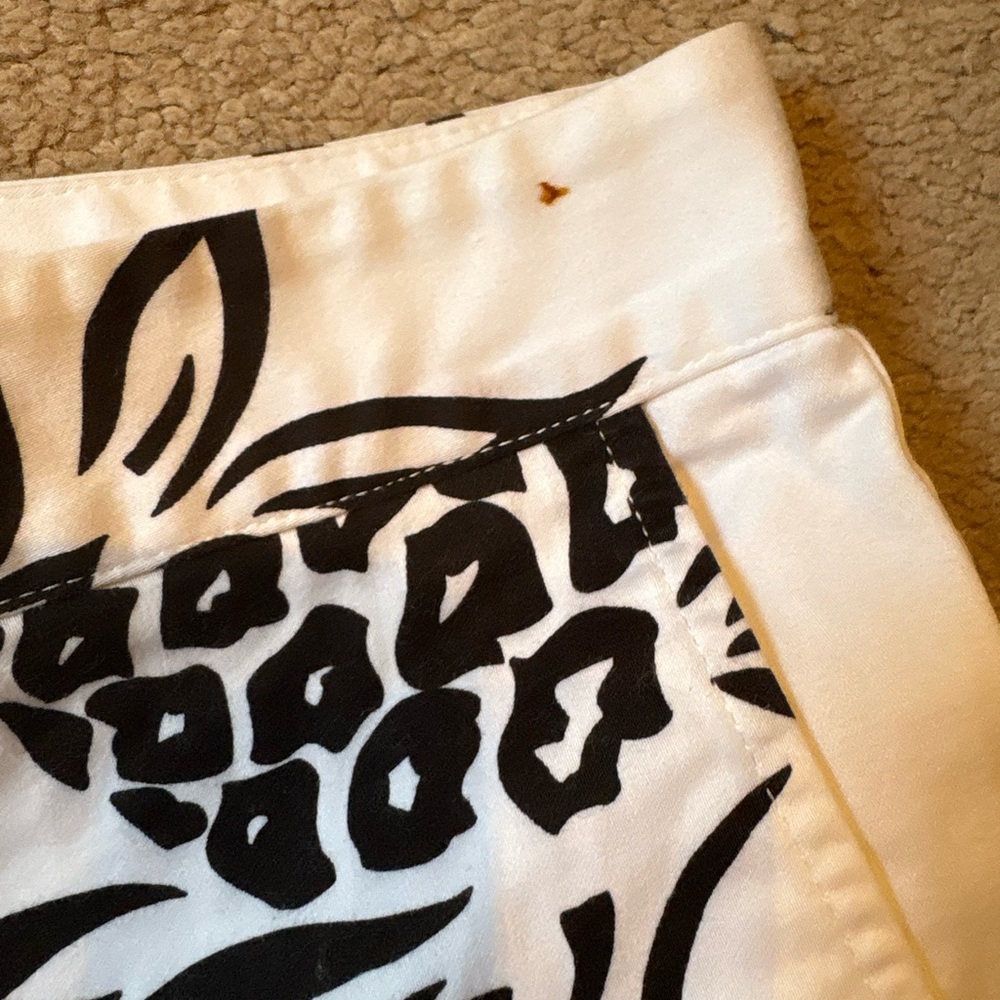 Skirtin Around, New Canaan CT Black & White Pineapple Cotton Blend Ankle Pants - Picture 3 of 10